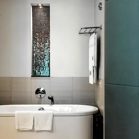 فندق سوفيتل الخبرالكورنيش المظهر الخارجي الصورة A towel rail