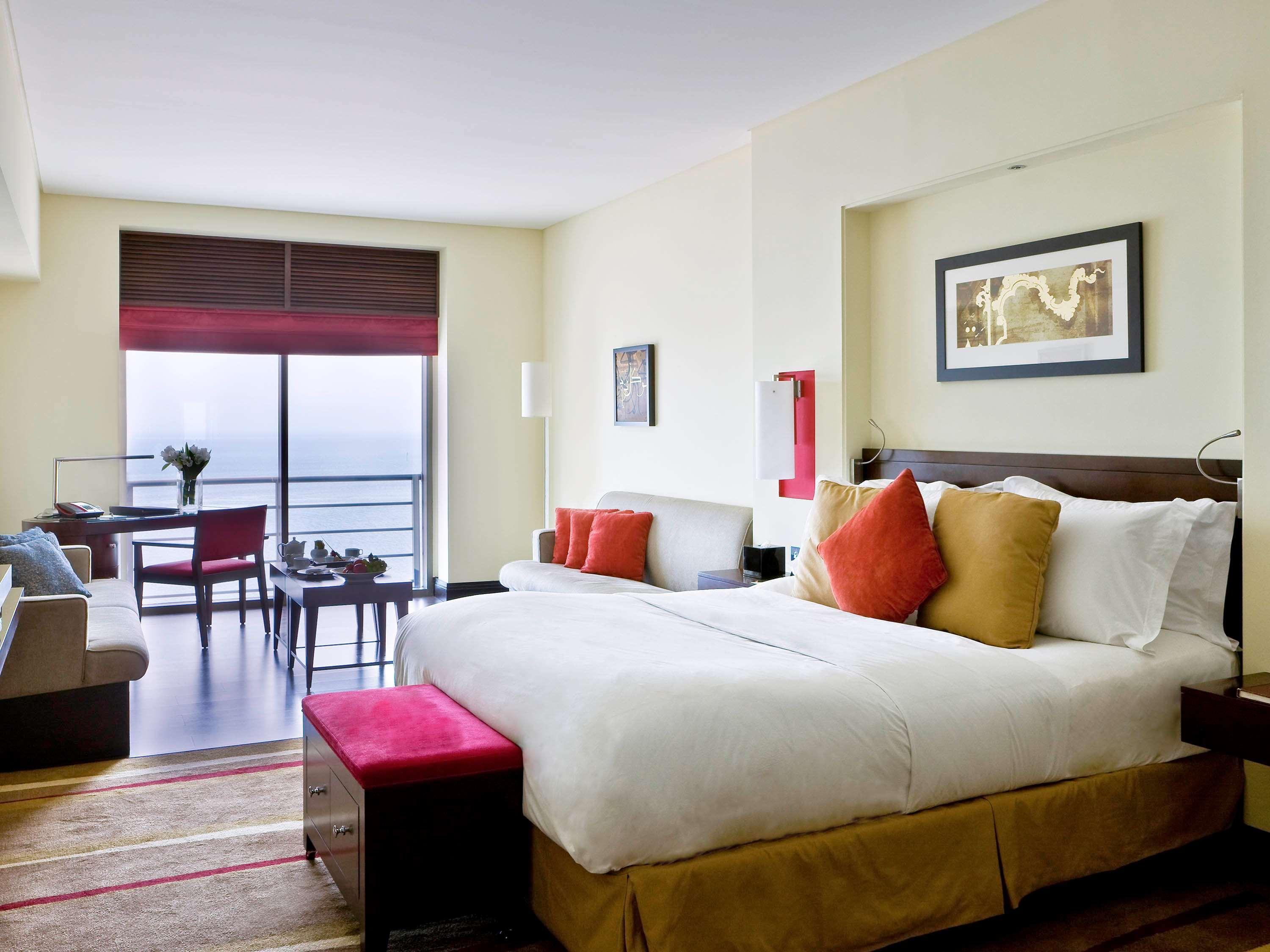 Sofitel The Corniche Hotel 5*