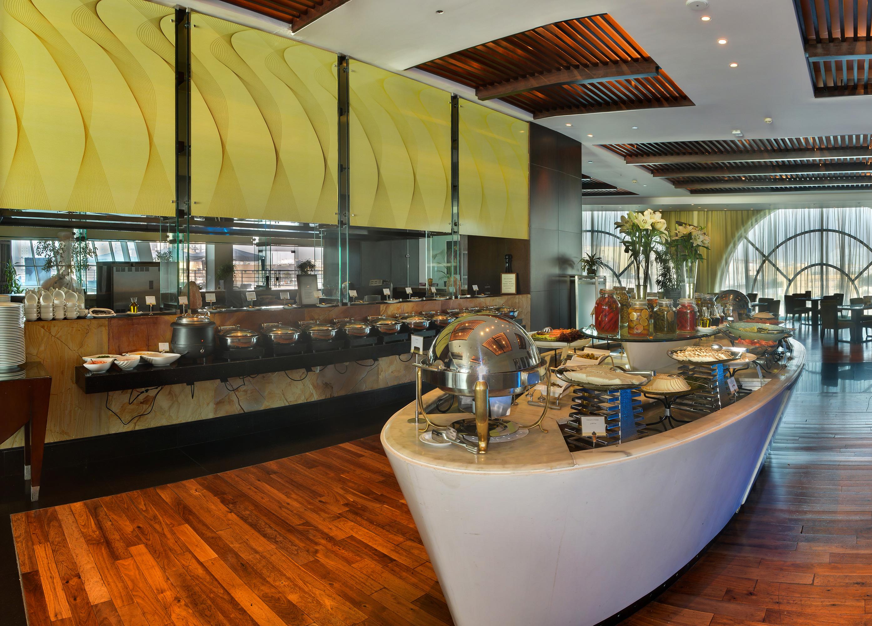 Sofitel The Corniche 5*