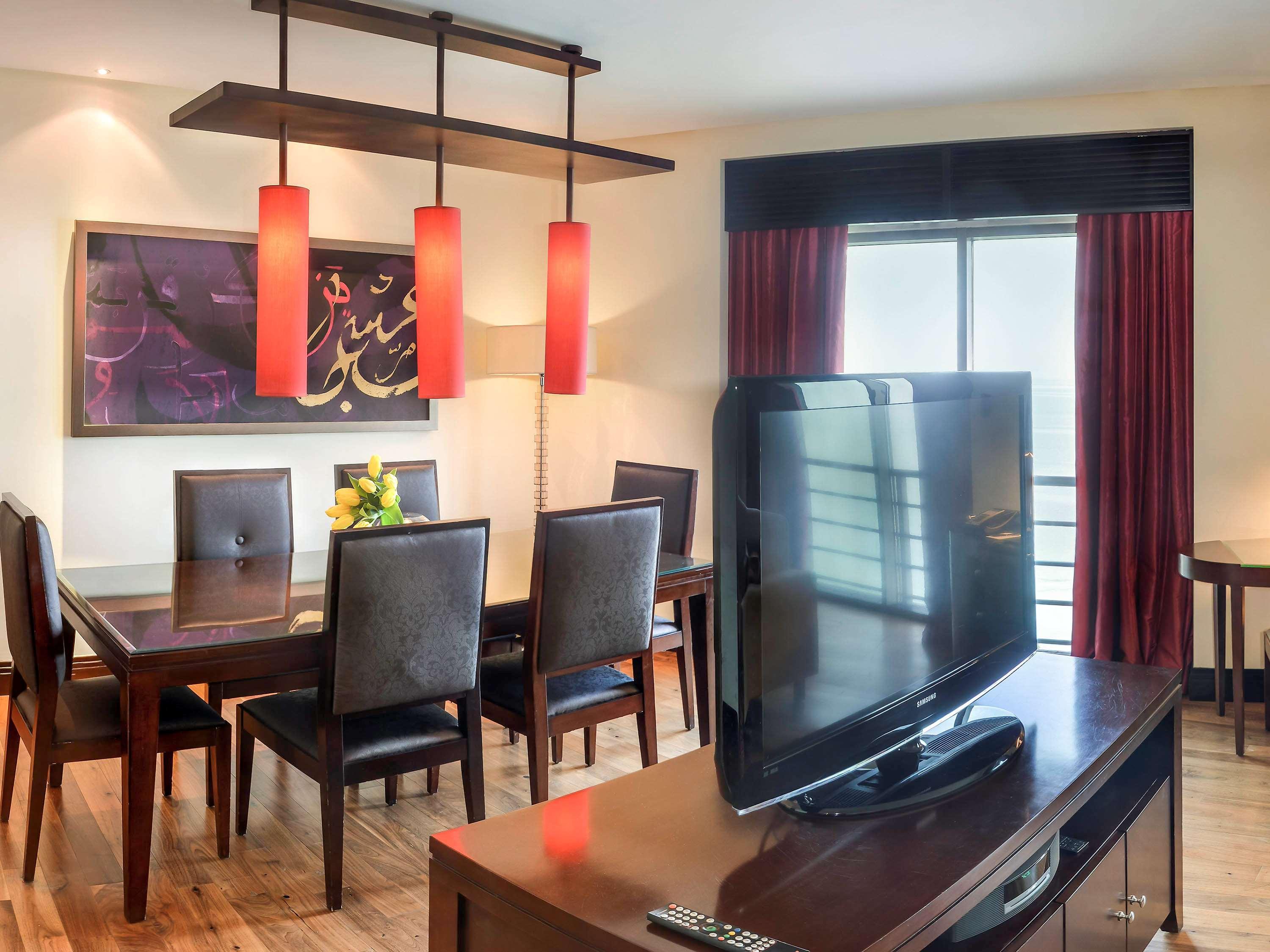 Sofitel The Corniche 5*