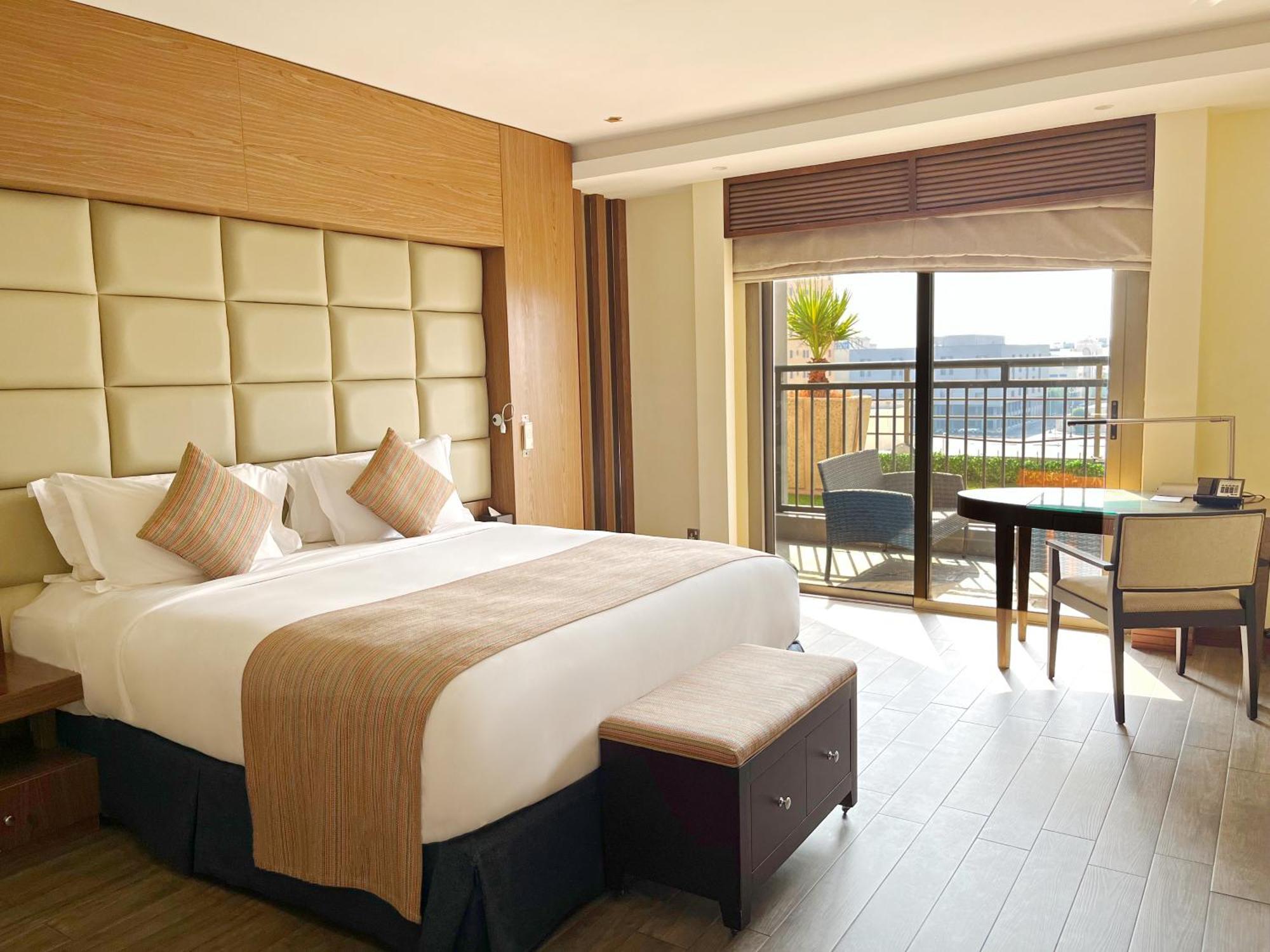 Sofitel The Corniche Hotel 5*