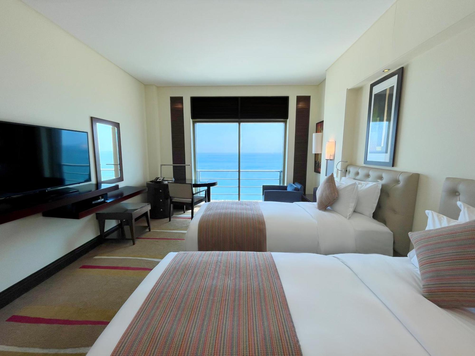 Sofitel The Corniche Hotel 5*