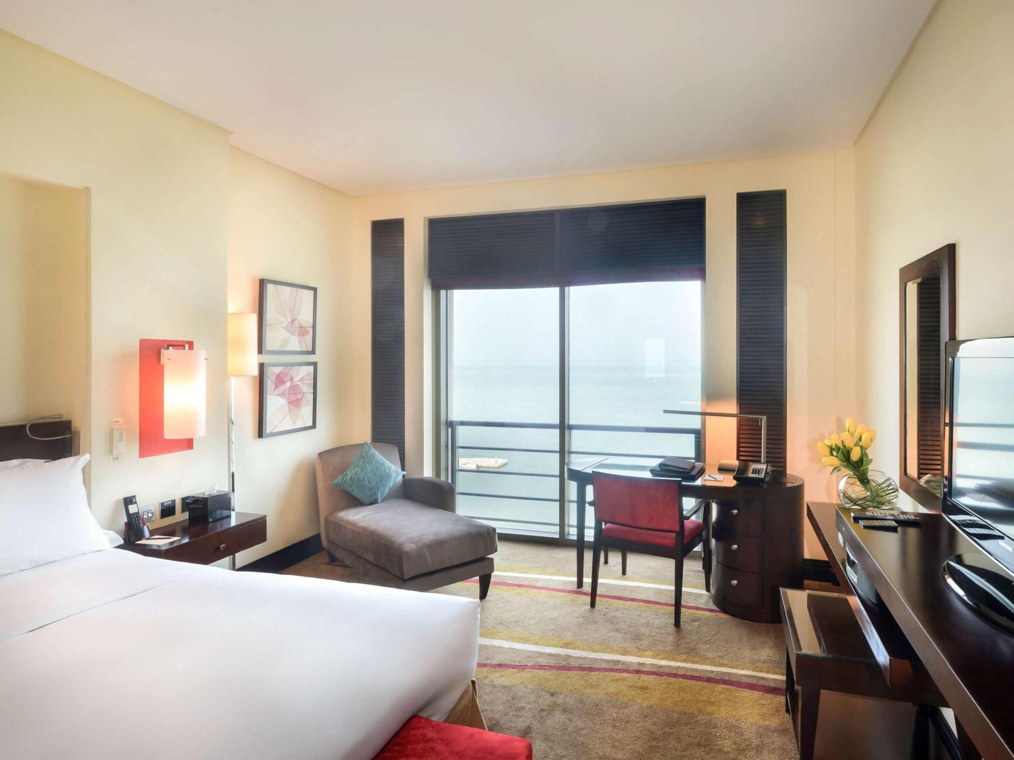 Sofitel The Corniche Hotel
