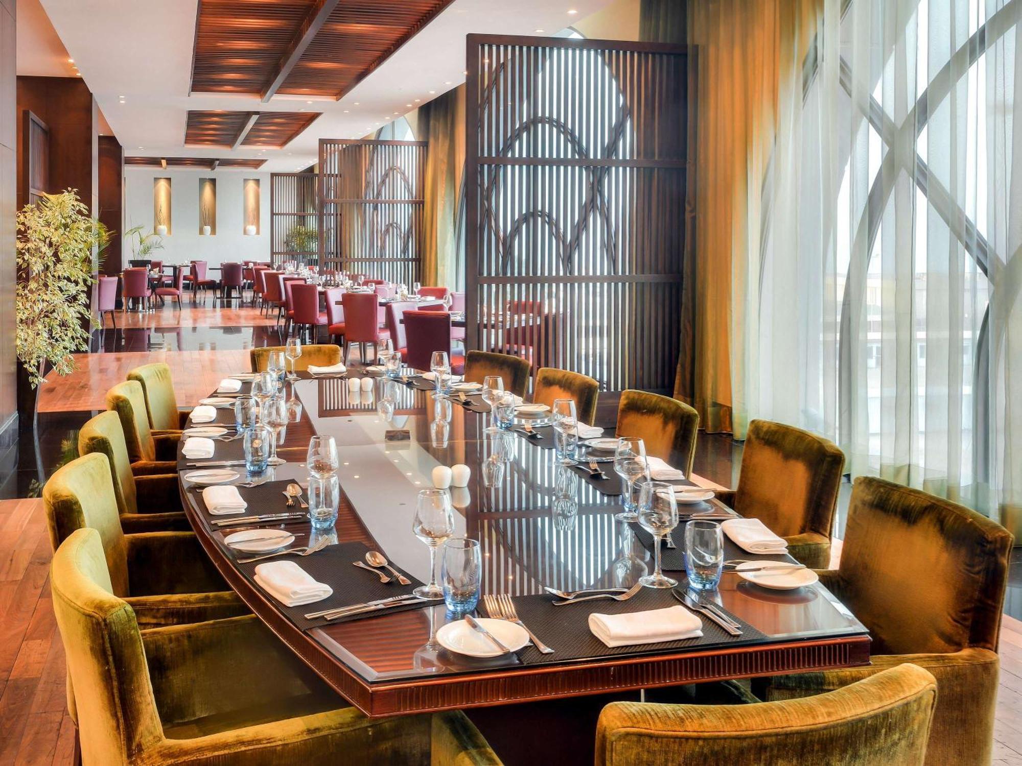 Hotel Sofitel The Corniche 5*