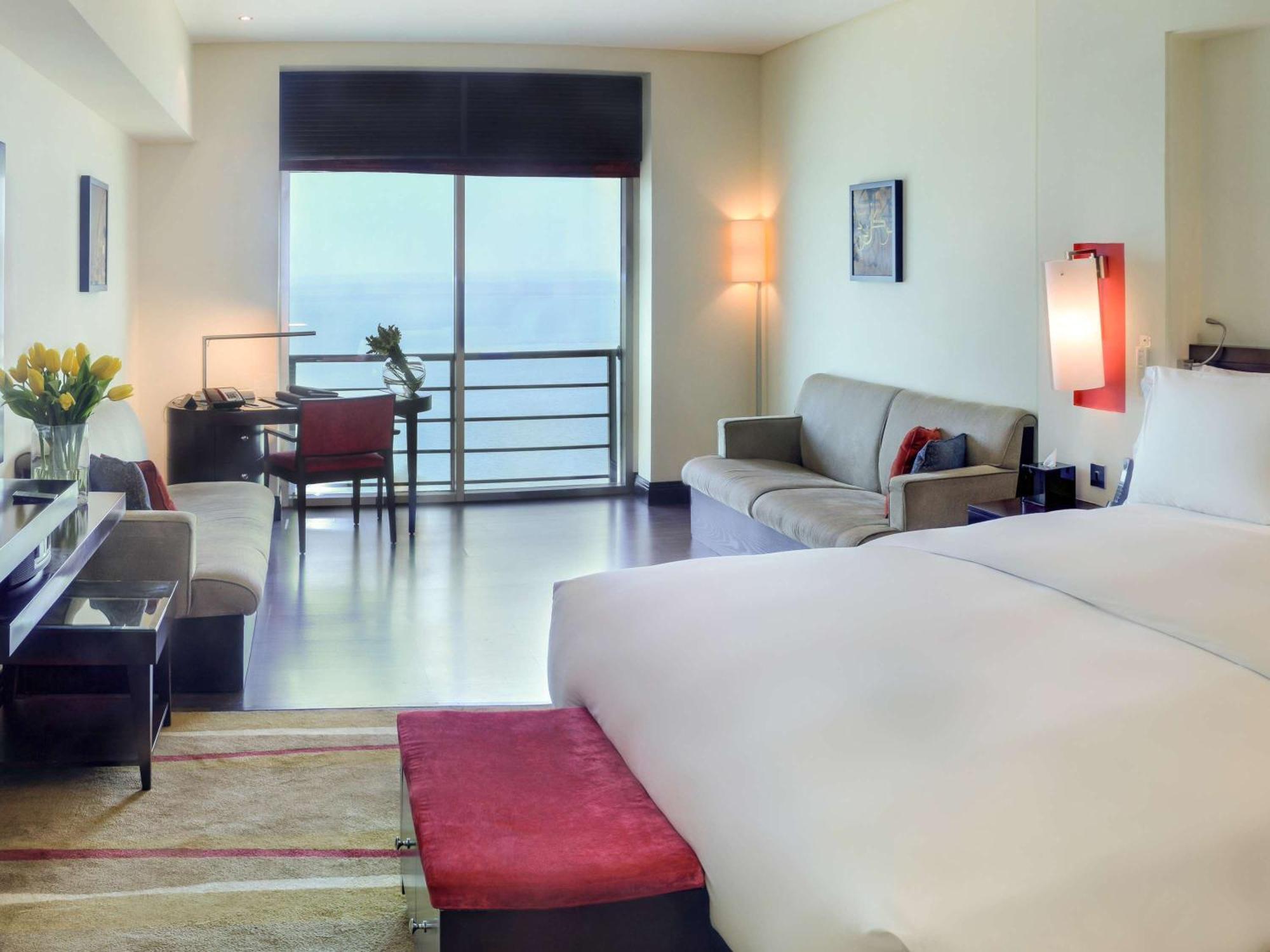 Sofitel The Corniche Hotel