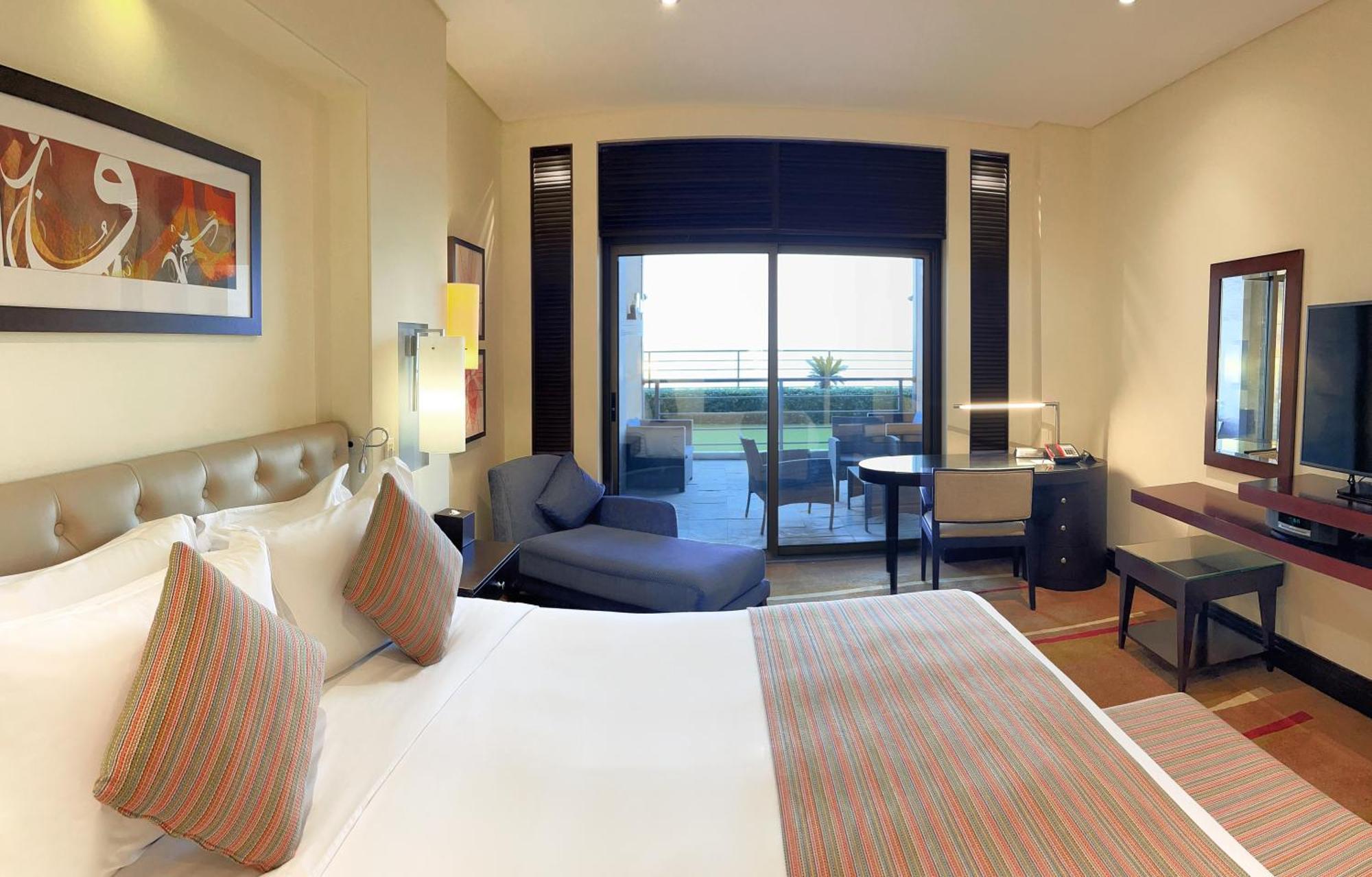 Sofitel The Corniche Hotel 5*