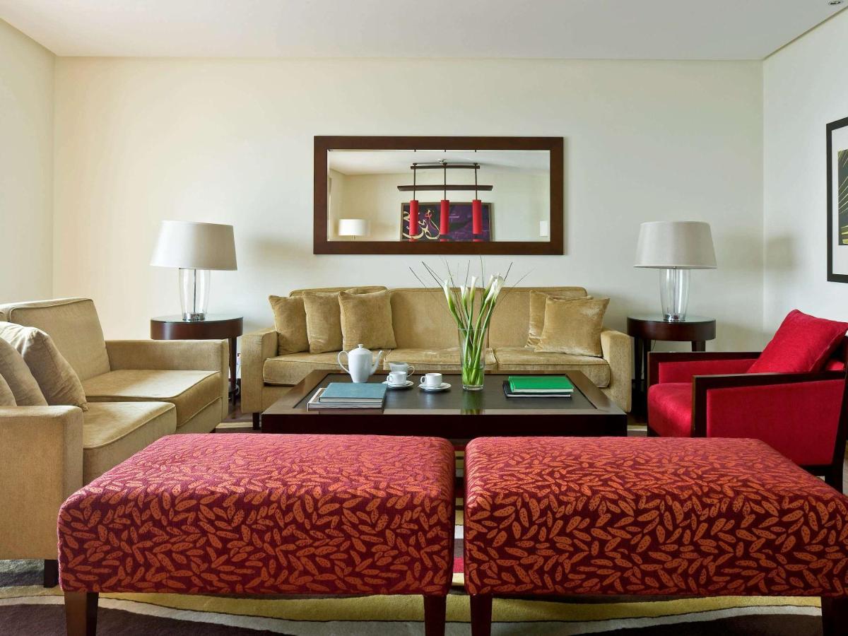 Hotel Sofitel The Corniche 5*